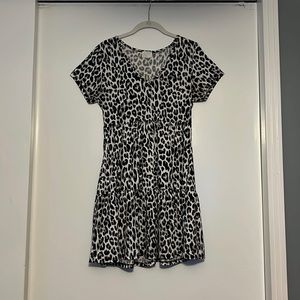 Cheetah print loose fitting dress
